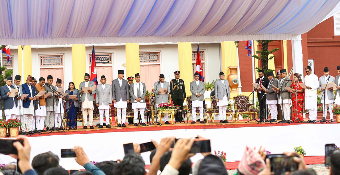 प्रधानमन्त्री केपि शर्मा ओलीसहित ४ दलका २१ जनाले लिए सपथ