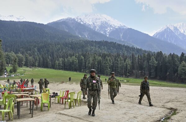 भारत पाकिस्तानबीच काश्मीरमा तेस्रो रात पनि गोली हानाहान, द्विपक्षीय सम्बन्ध चिसिंदै