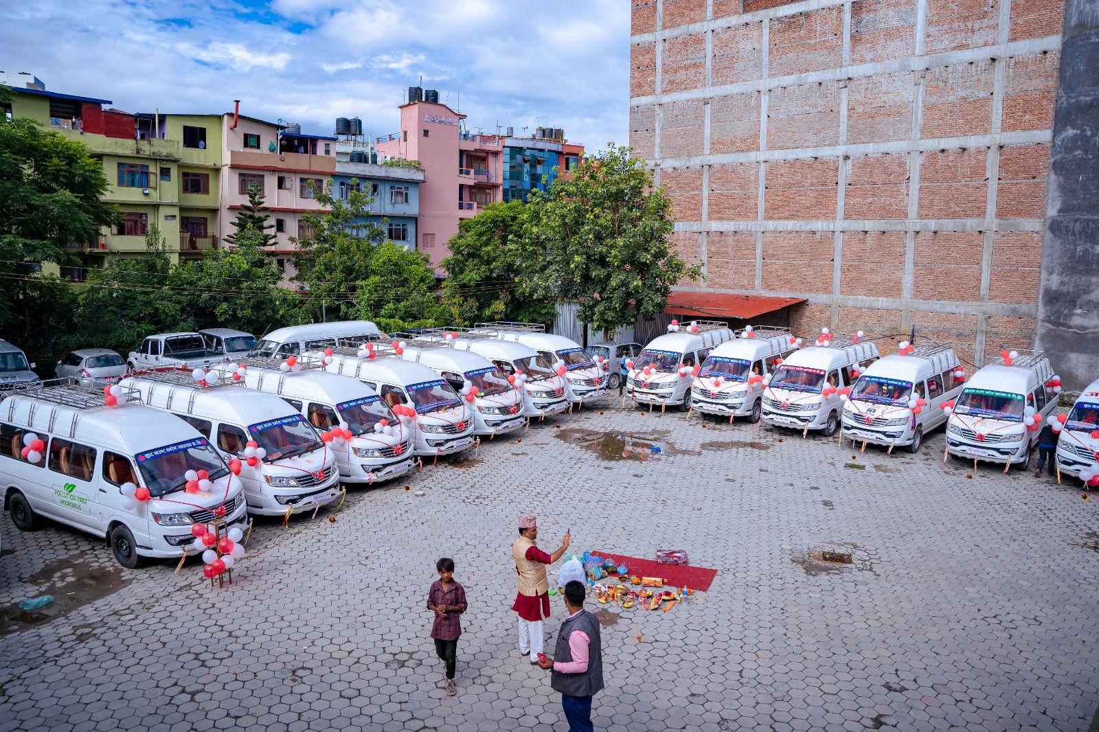 ईभीमा लगानी : व्यवसायी भन्छन्, ‘बैंकको किस्ता तिर्न कुनै समस्या छैन’ किस्ता खै भनेर कहिल्यै फोन गर्नुपरेको छैन : बैंक