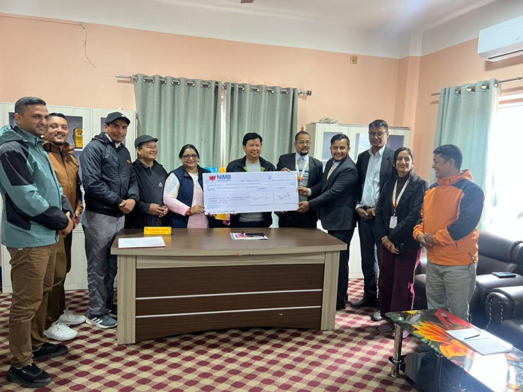 इच्छाकामना गाउँपालिकालाई प्रो­टेक्भिट माइक्रो इन्स्योरेन्सद्वारा बीमा रकम हस्तान्तरण