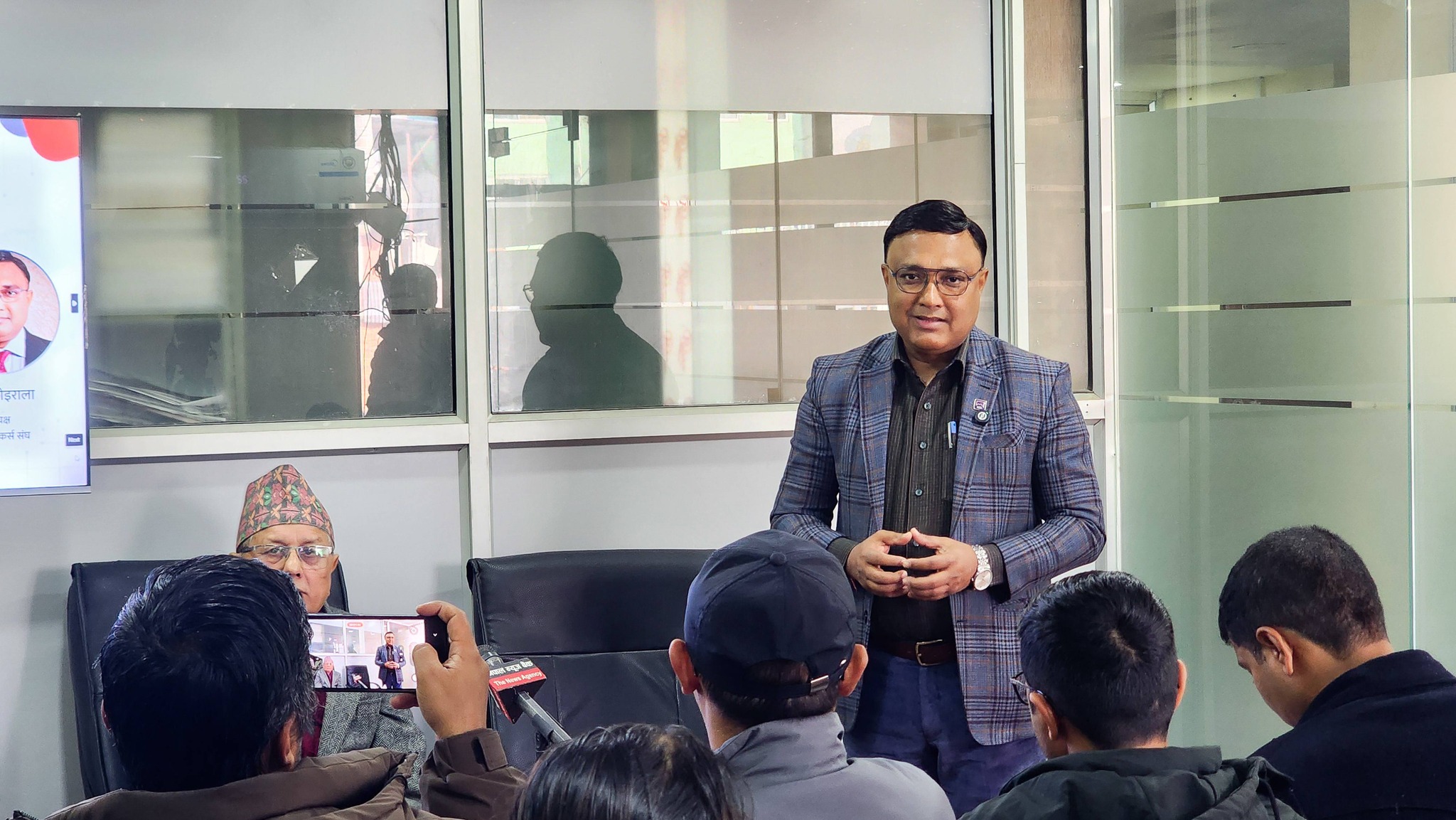 बैंकिङ क्षेत्रमा आक्रमण अस्वीकार्य, हमला जारी रहे ‘प्रतिरक्षा’ गर्न बाध्य हुन्छौं: सन्तोष कोइराला