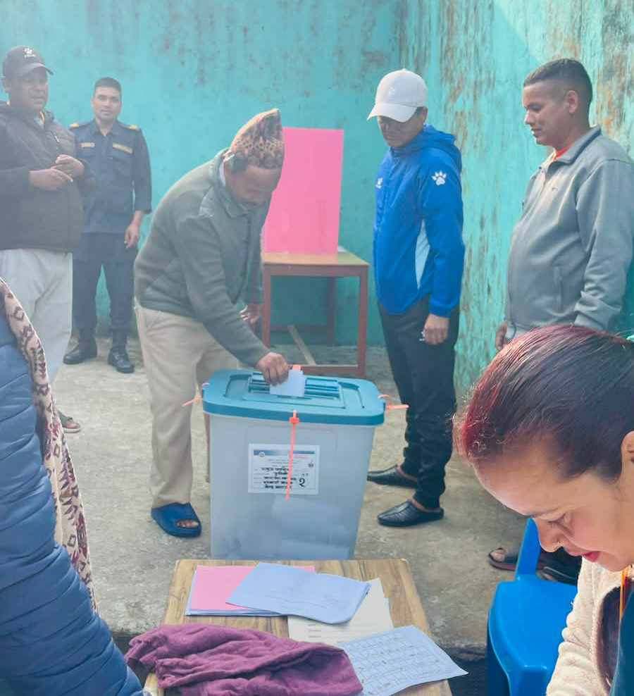 रुकुम पश्चिम कारागारका ७२ कैदीबन्दीले गरे मतदान