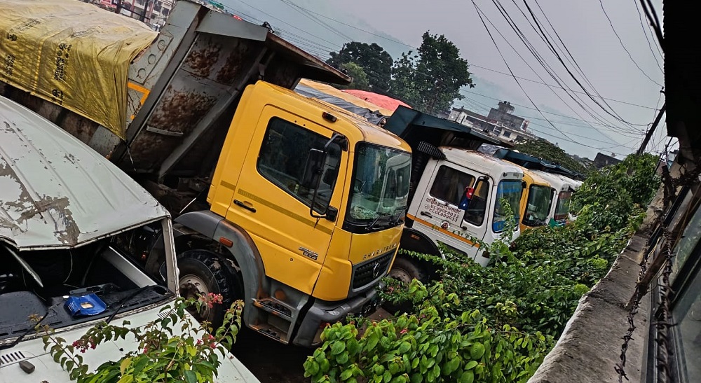 मकवानपुरमा ओभरलोड चुनढुङ्गा बोकेका १३ टिप्पर नियन्त्रणमा