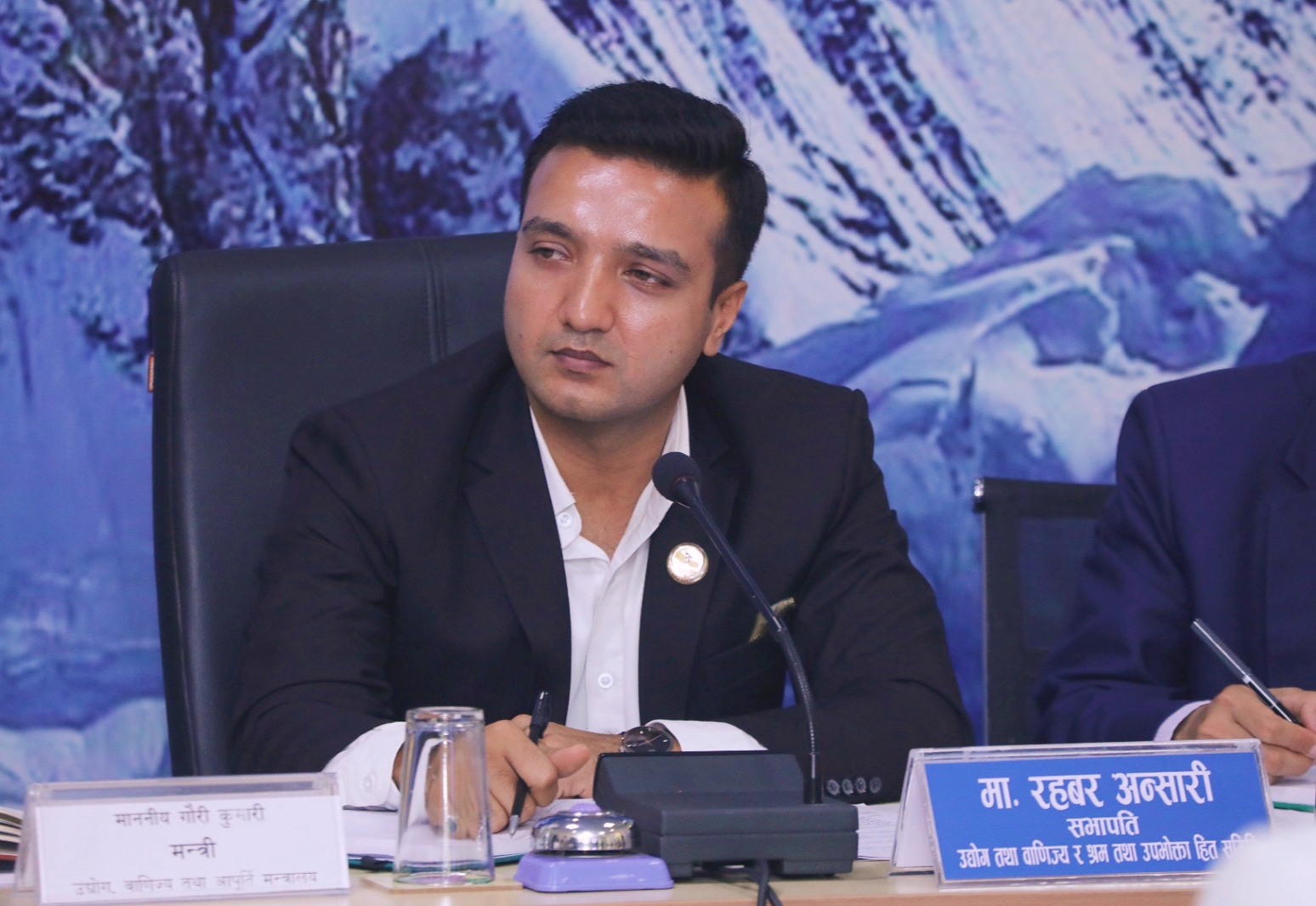 स्वदेशी उद्योगको प्रतिस्पर्धात्मक क्षमता बढाउन कर तथा भन्सार नीतिको पुनरावलोकन गर्न संसदीय समितिको निर्देशन