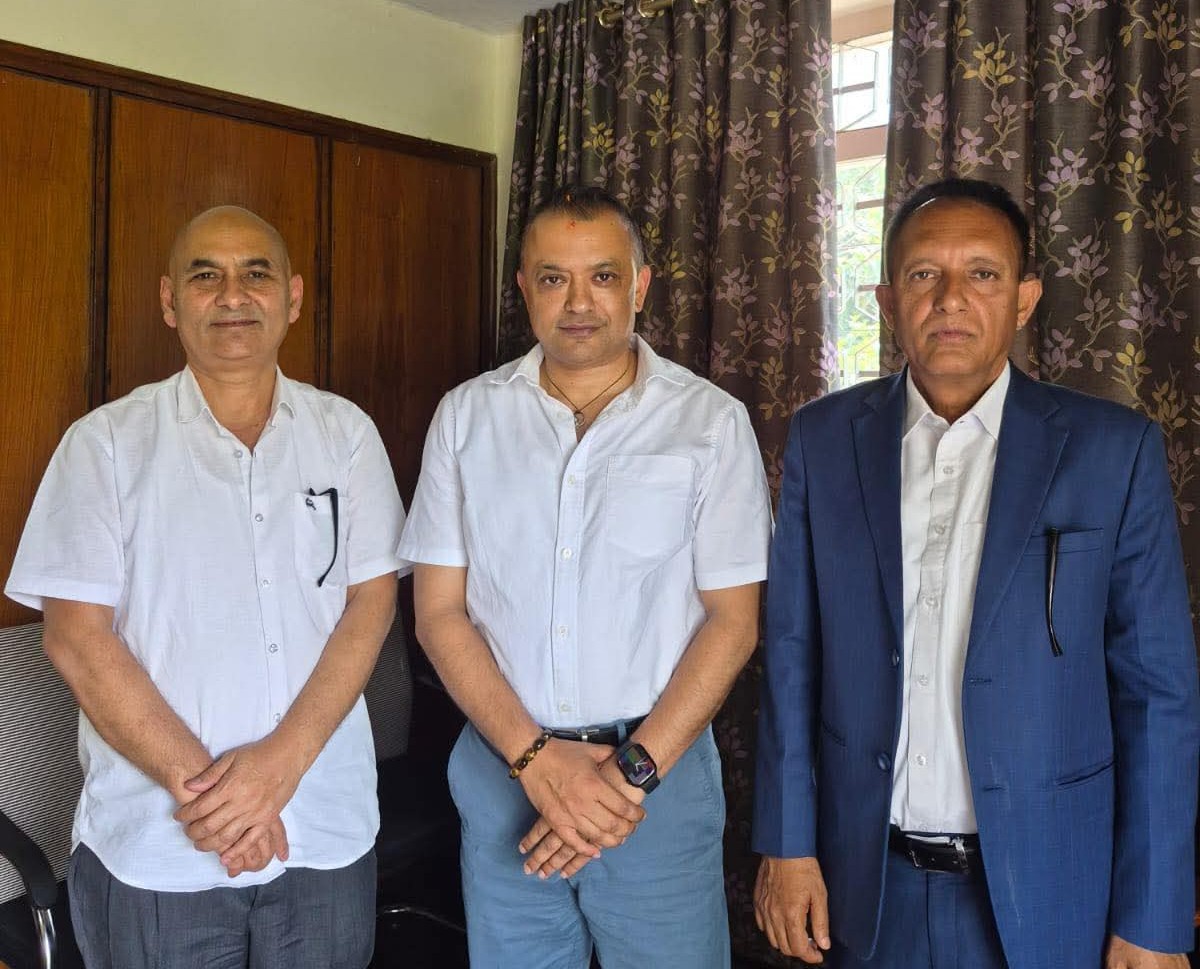 सभापति गगन थापासँग भेटेपछि कांग्रेस नेता भट्टराईले भने पार्टीभित्र एकताको सम्भावना बढेको छ