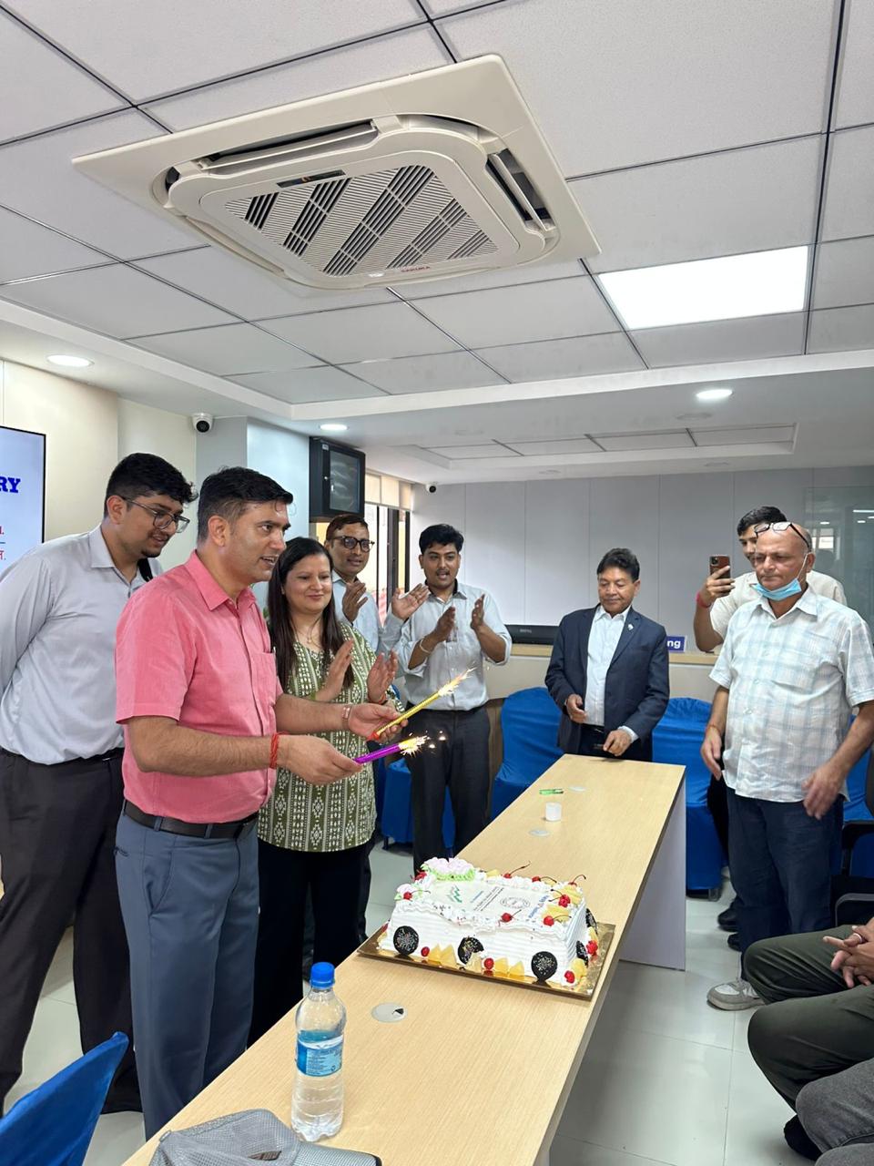 दक्षिणकाली सेक्युरिटीजको १५औँ वार्षिकोत्सवमा रसुवा बाढीपीडितलाई १० लाख रुपैयाँ सहयोग, रक्तदान र साक्षरता कार्यक्रम सम्पन्न