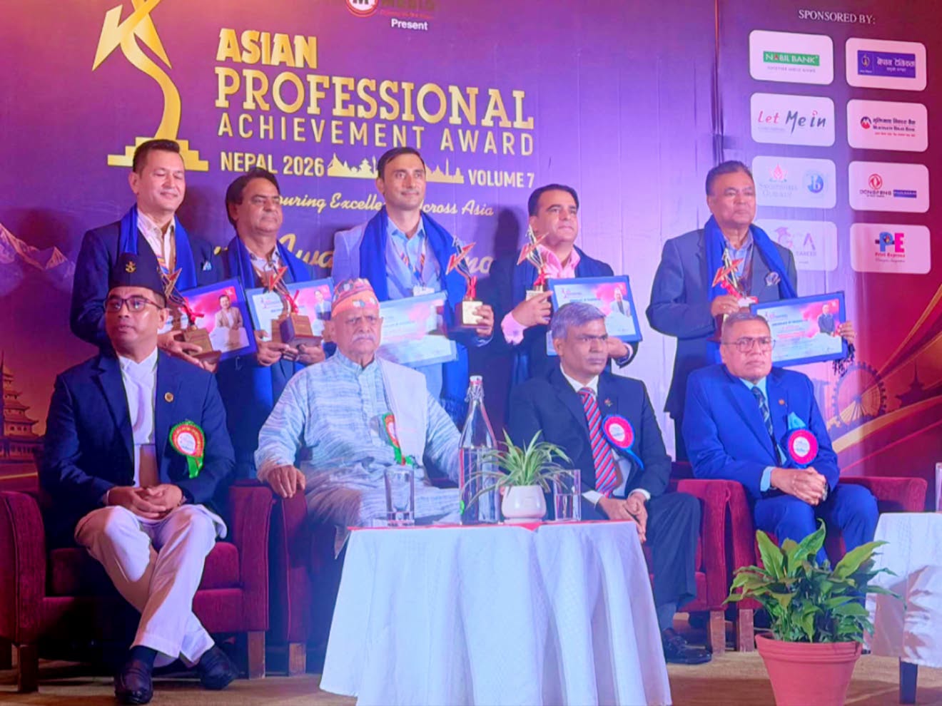 शेयर बजार विश्लेषक अम्बिका प्रसाद पौडेललाई ‘आउटस्ट्यान्डिङ बिजनेस लिडरशिप अवार्ड’