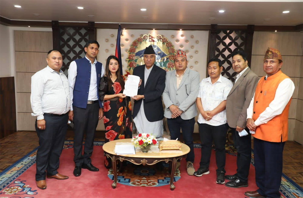 नेपाल पुँजीबजार लगानीकर्ता संघले प्रधानमन्त्री शेरबहादुर देउवासमक्ष ४ बुँदे माग पेश