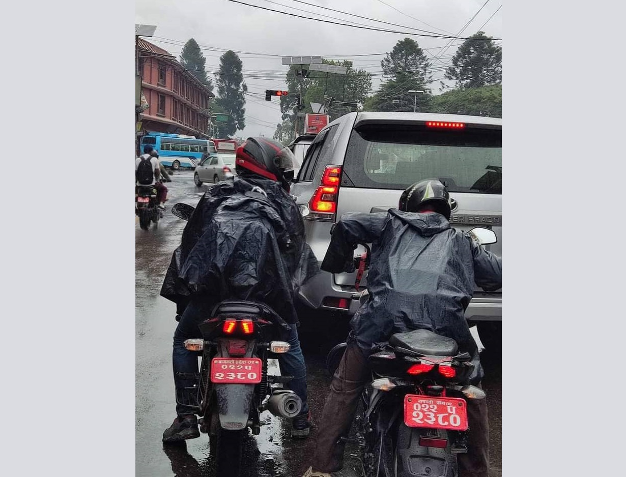 एउटै नम्बरका दुई बाइक,  सामाजिक सञ्जालमा भाइरल