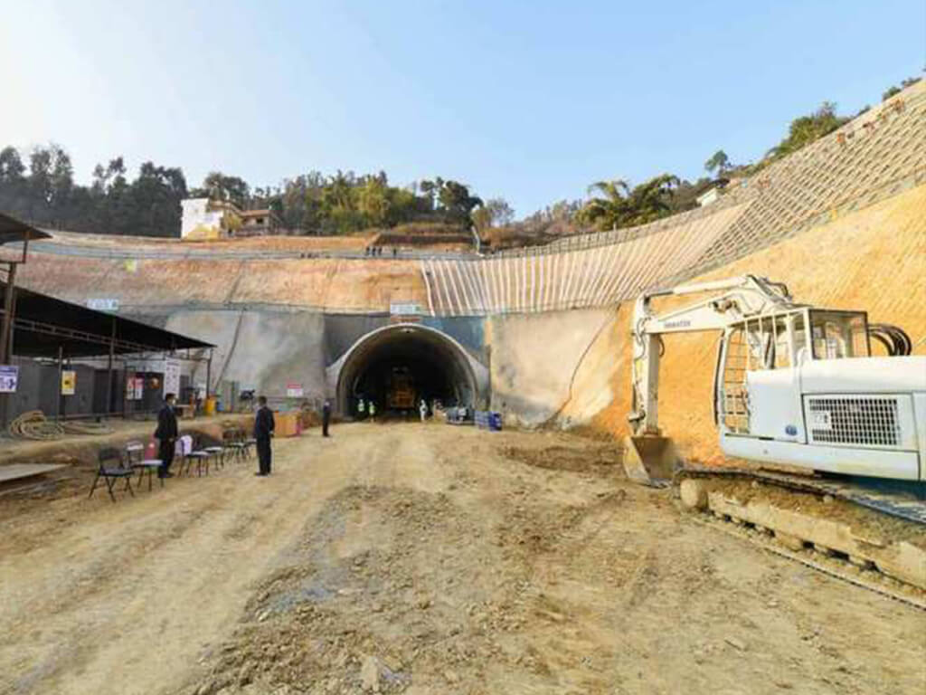 सरकारले नागढुंगा-नौबिसे सुरुङमार्गमा पहिरो रोक्न जग्गा प्राप्ति गर्ने