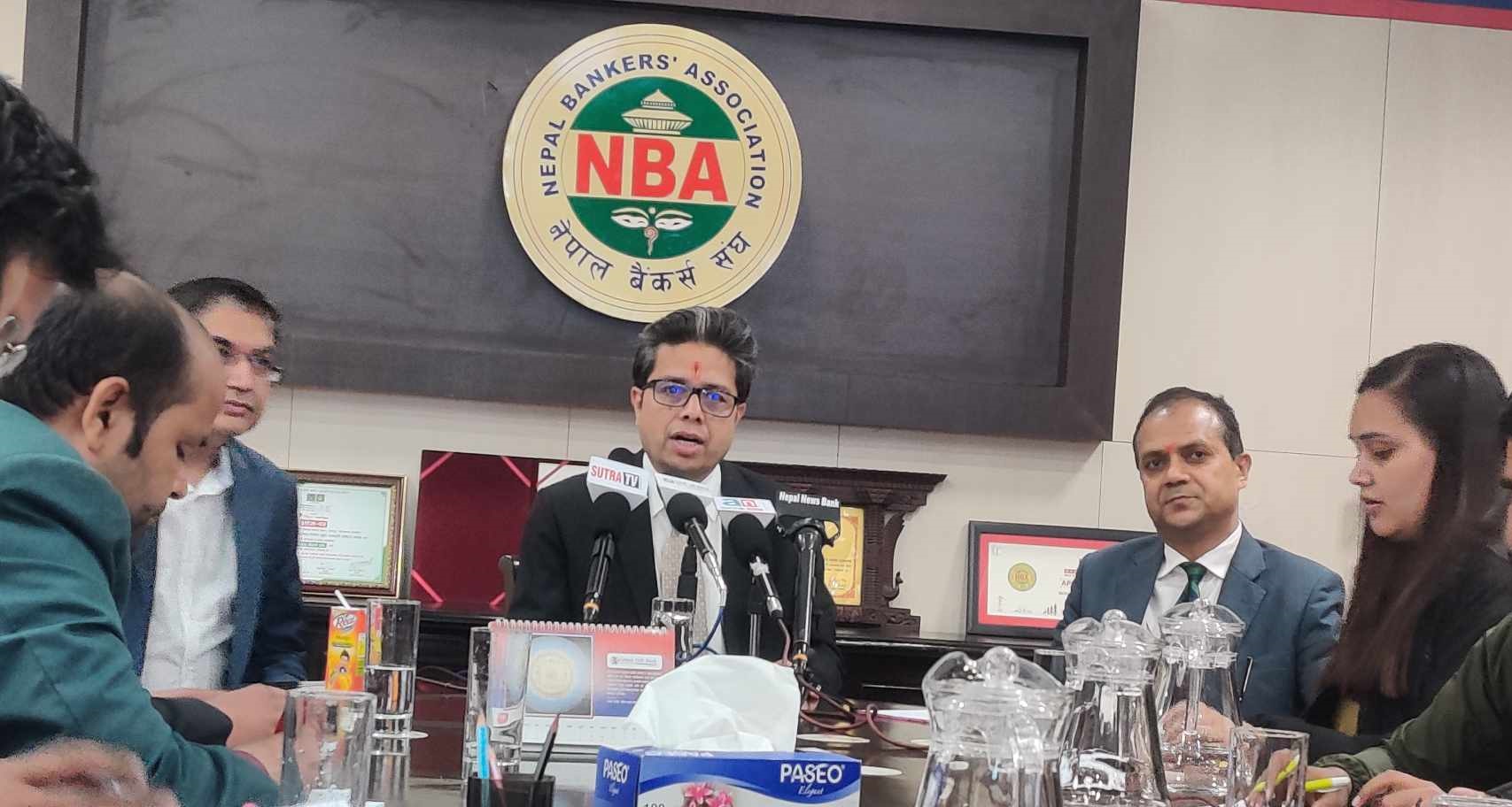 बाहिर भनिए जस्तो तरलता सहज नभएको बैंकर्सको भनाइ, स्थानीय तहको पैसा निक्षेपमा गणना हुनु पर्यो