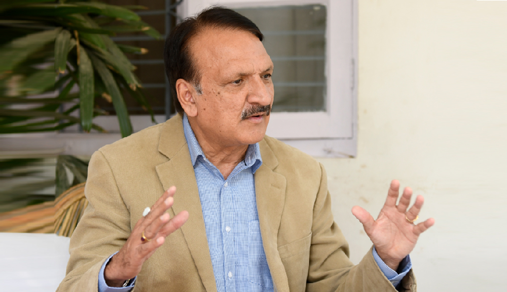 बजेट खर्चको अनुमान घटाउँदा प्रधानमन्त्रीसँग छलफल भएकै हो, अतिरञ्जित नबनाउनुस् : अर्थमन्त्री