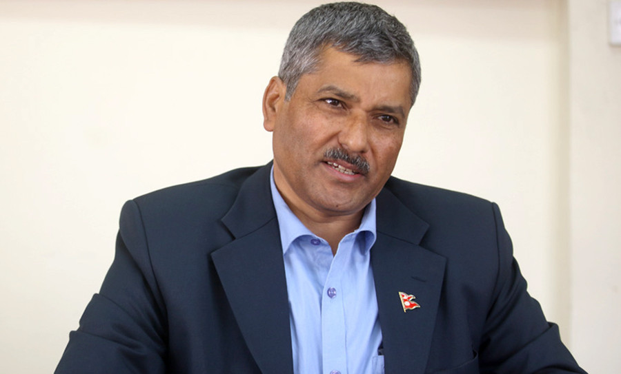 गभर्नर अधिकारीले भने - राष्ट्र बैंकले बैंकिङ क्षेत्र ढल्न दिँदैन, हाम्रो प्रणाली धेरै हदसम्म राम्रो छ