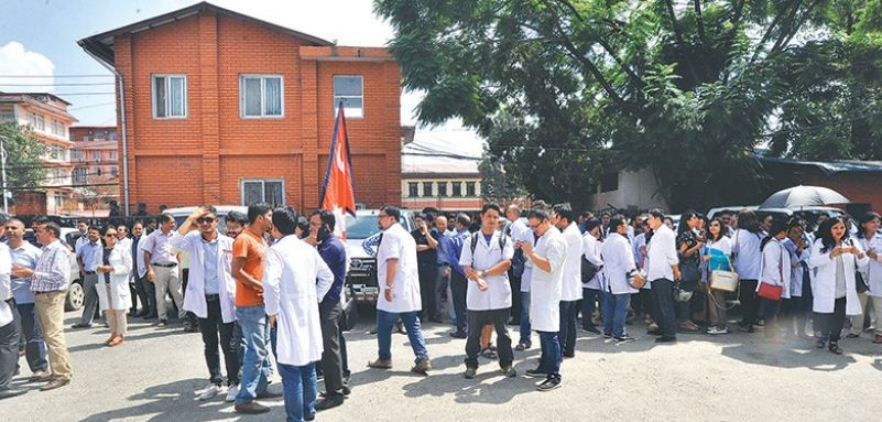 आन्दोलनरत चिकित्सक र स्वास्थ्य तथा जनसंख्या मन्त्रालयबीच सहमति, आन्दोलनका कार्यक्रम फिर्ता