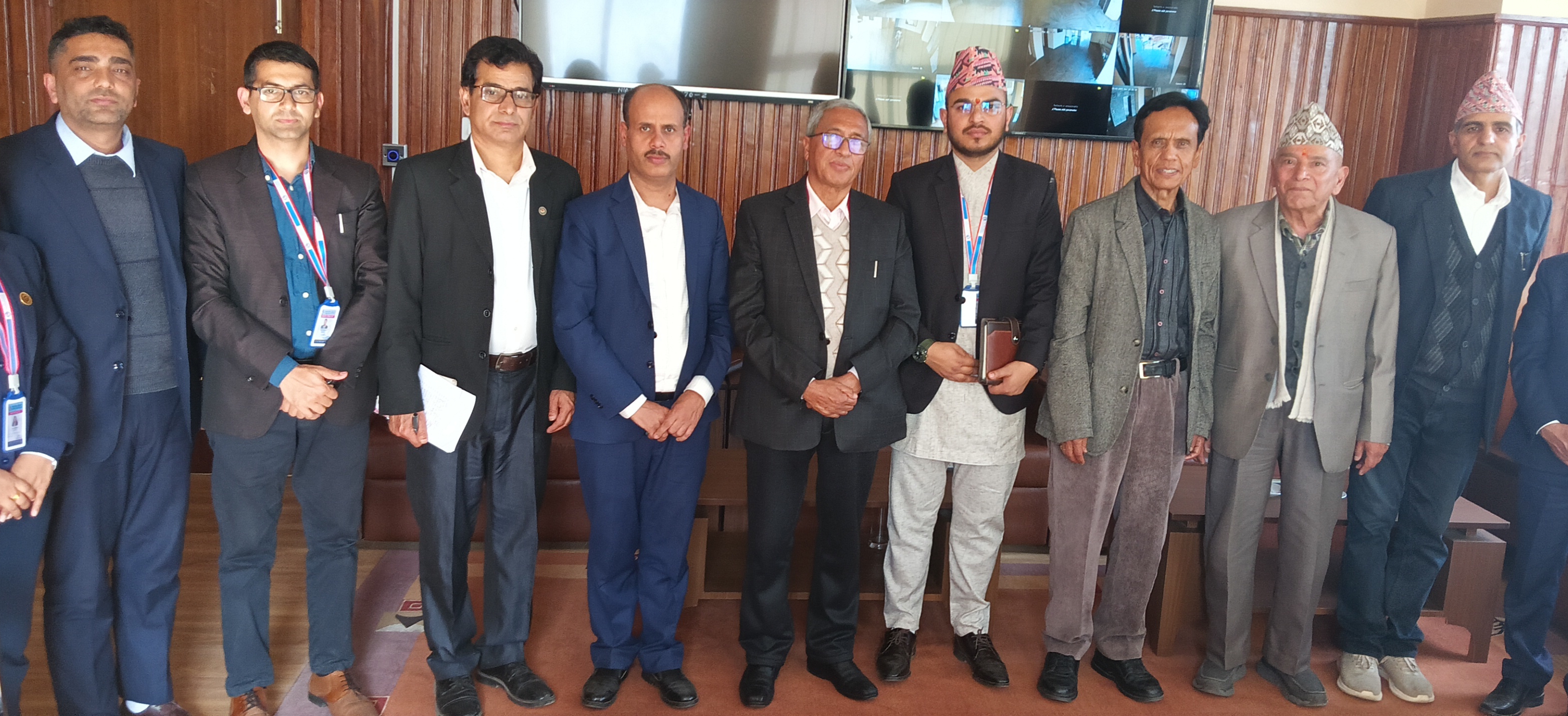 प्राधिकरणका अध्यक्ष ओझाले पूर्वअध्यक्षहरूसँग गरे छलफल