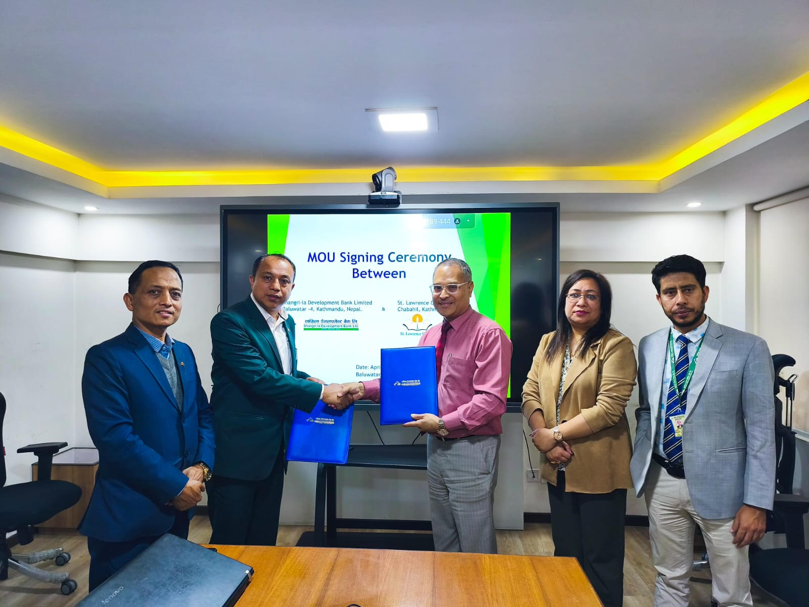 साग्रिला डेभलपमेन्ट बैंक र सेन्ट लरेन्स कलेजबीच सहकार्य हुने