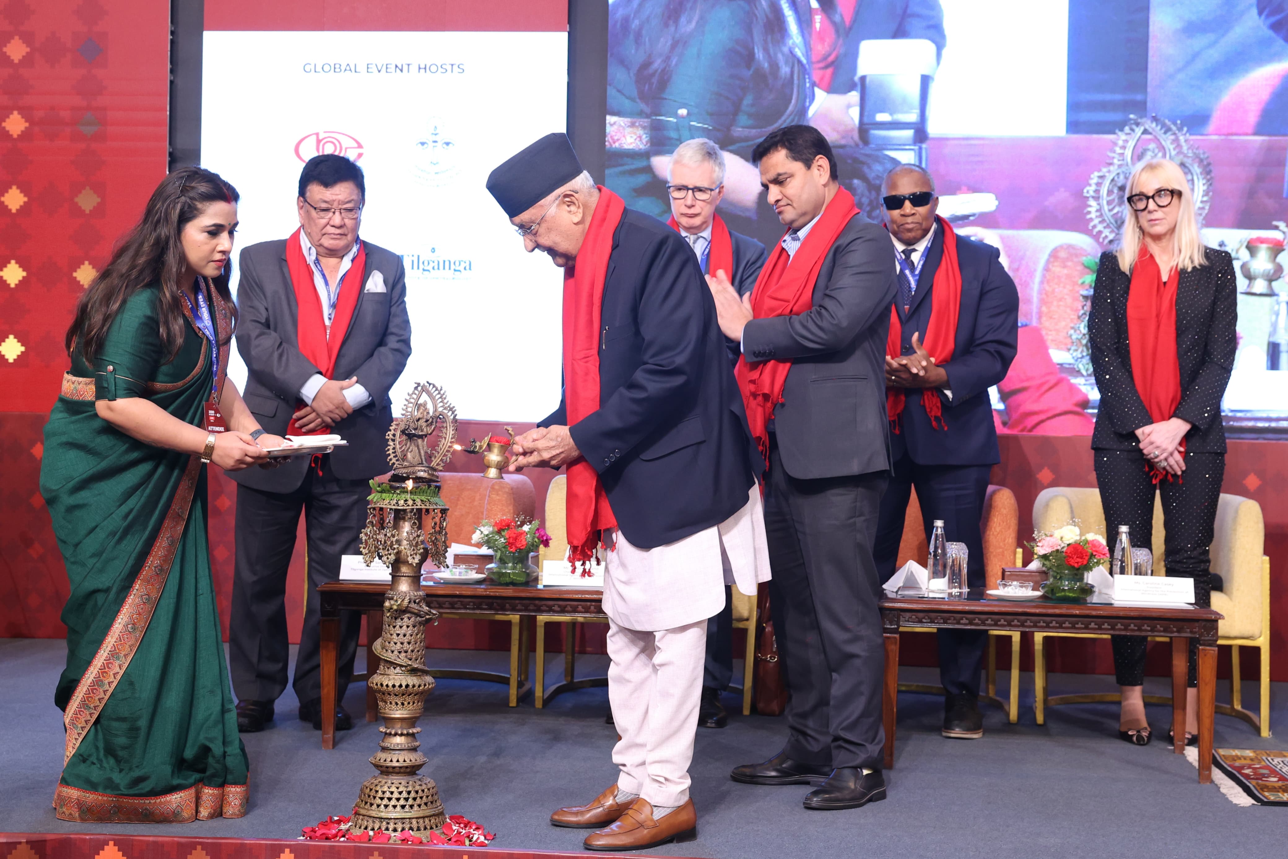 प्रधानमन्त्री ओलीद्वारा आँखा स्वास्थ्यलाई राष्ट्रिय स्वास्थ्य बीमामा समावेश गर्ने घोषणा