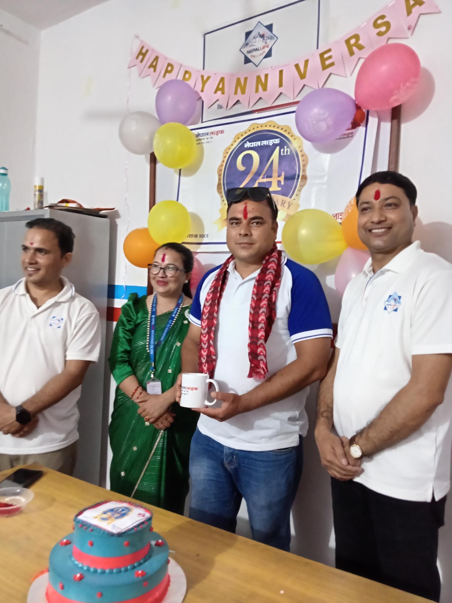 नेपाल लाईफ तुलसीपुरद्वारा सामाजिक उत्तरदायित्व संगै वार्षिकोत्सव कार्यक्रम सप्पन्न