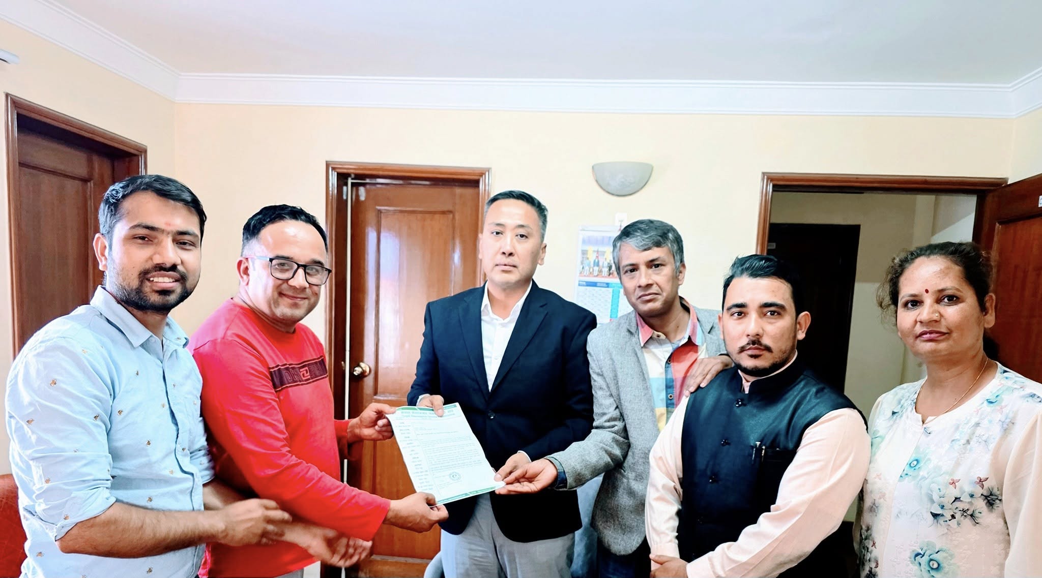 नेपाल शेयरबजार लगानीकर्ता सङ्घ र धितोपत्र बोर्ड अध्यक्षबीच भेटघाट सम्पन्न