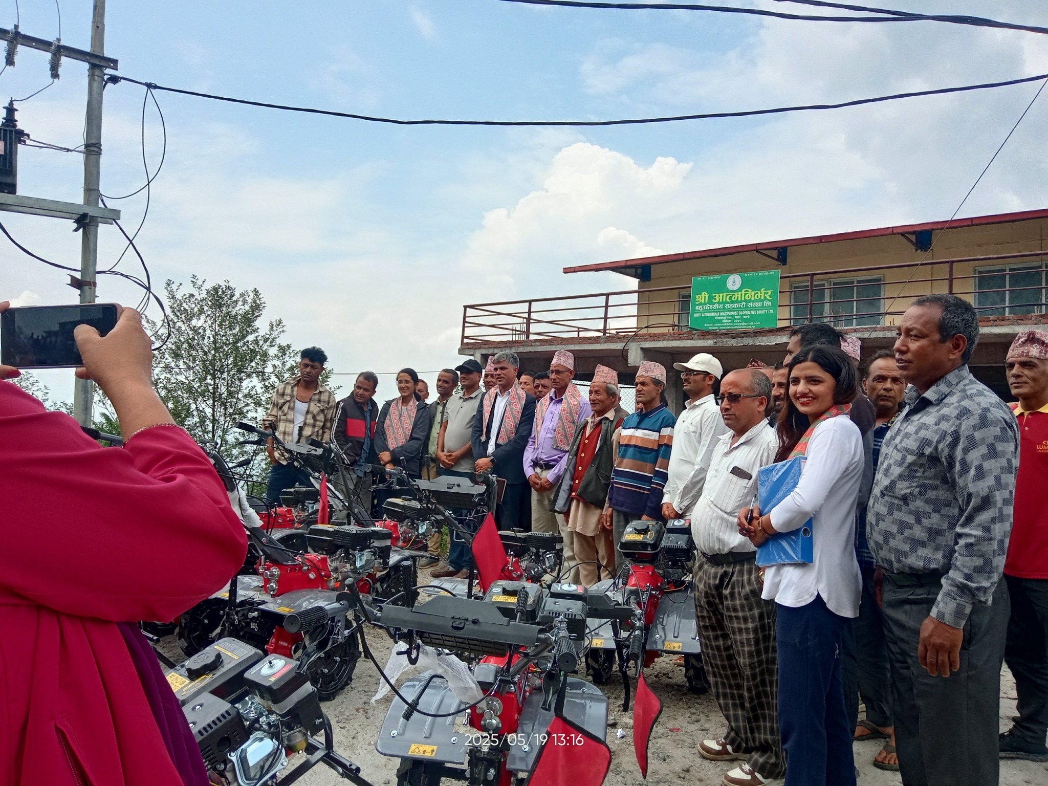 आत्मनिर्भर सहकारीद्वारा कृषकलाई अनुदानमा बीउ तथा कृषि सामाग्री वितरण, यान्त्रिकरणमा जोड