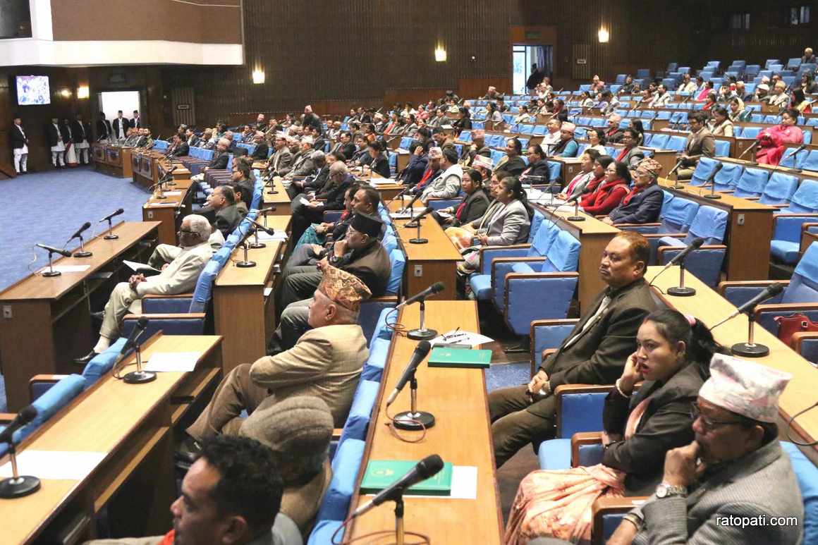 संसदमा कांग्रेस सांसदहरूको अनुपस्थितिमा राप्रपाको आलोचना: "गभर्नर खोज्न जानुभयो कि प्रधानमन्त्री?"