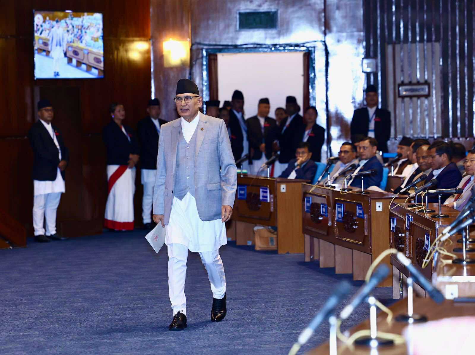 अर्थमन्त्री पौडेलद्वारा आर्थिक सर्वेक्षण सार्वजनिक : आर्थिक सुचकाङ्क सकारात्मक तर चुनौती कायमै