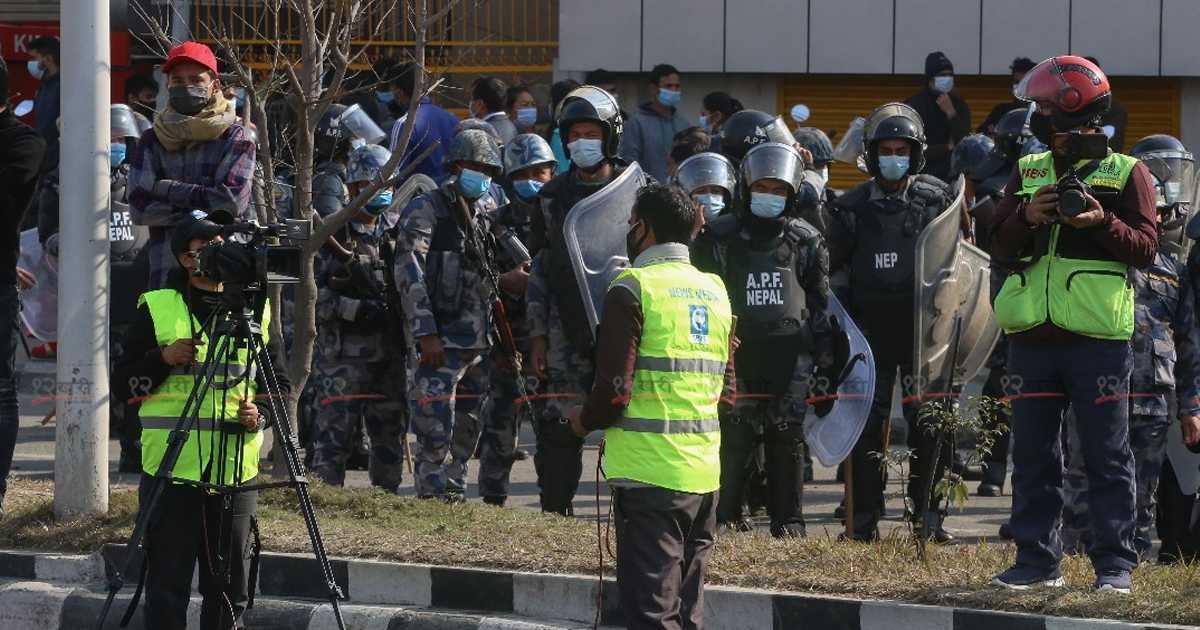 राजावादी प्रदर्शनमा घुसपैठको आशंका, दुई जना प्रहरी नियन्त्रणमा