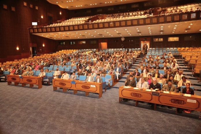 विपक्षी दलको अवरोधपछि प्रतिनिधि सभा बैठक ३० मिनेटका लागि स्थगित