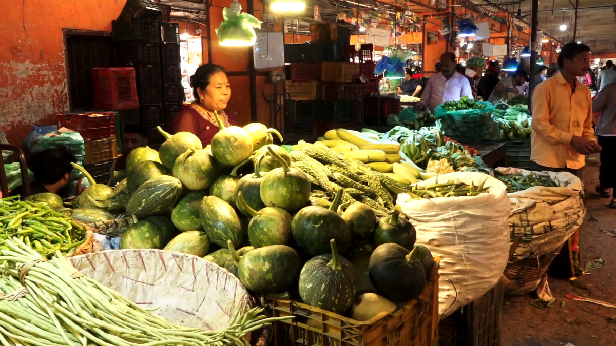 उत्पादन अत्यधिक भए पनि लाभ बिचौलियालाई मात्रै, किसान र उपभोक्ता दुबै पिरोलिए