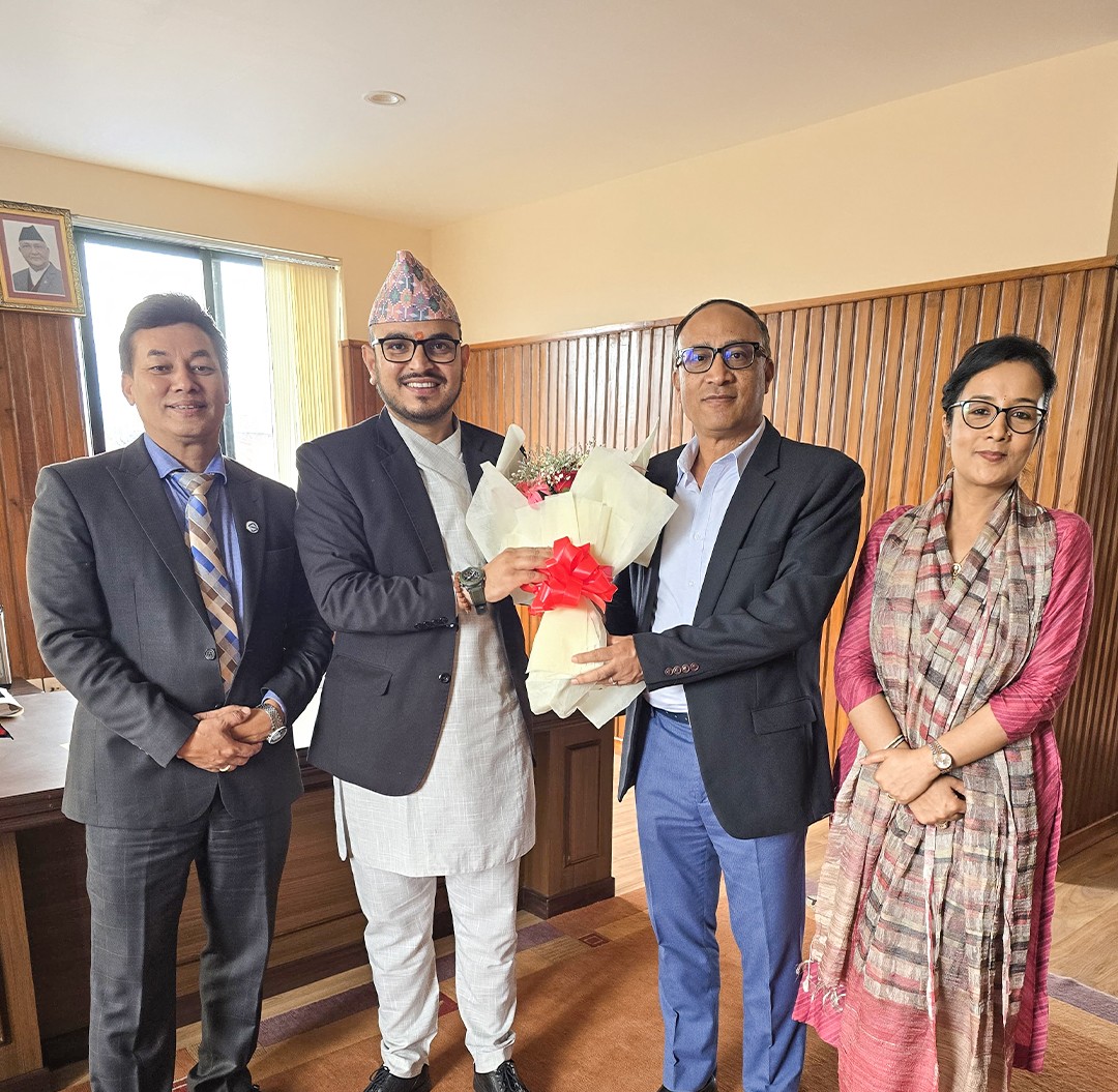 सलीकोका अध्यक्ष मनोहरदास मूलद्वारा बीमा प्राधिकरणका अध्यक्ष शरद ओझालाई बधाई