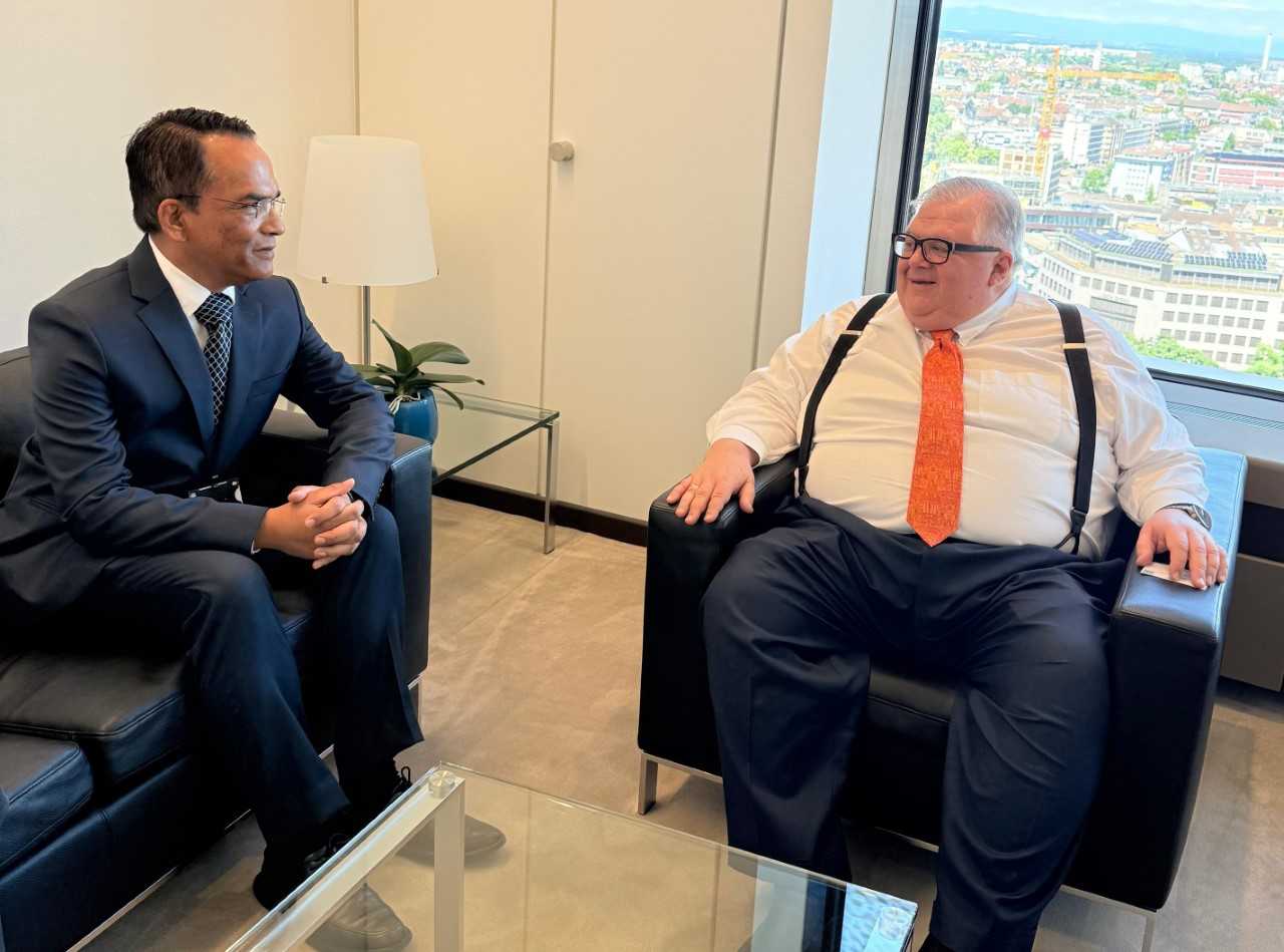 गभर्नर डा. विश्वनाथ पौडेल बिआइएसको ९५औं वार्षिक बैठकमा सहभागी, भारतीय र चिनियाँ समकक्षीसँग भेट