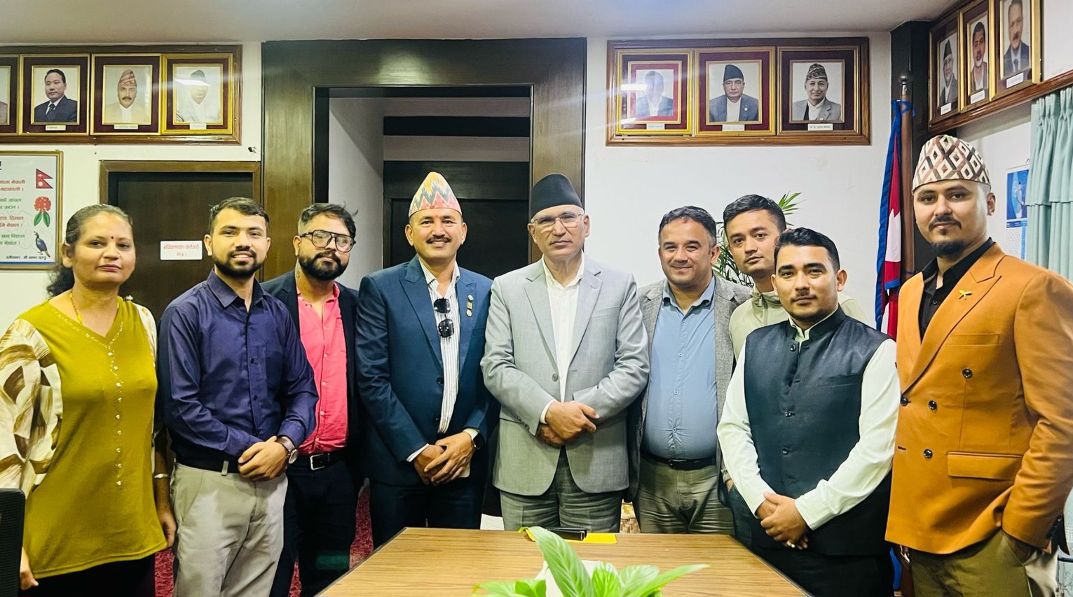 पूँजी बजार सुधारका विषयमा लगानीकर्ताको माग : अर्थमन्त्रीसँग भेटेर तीन प्रमुख सुझाव