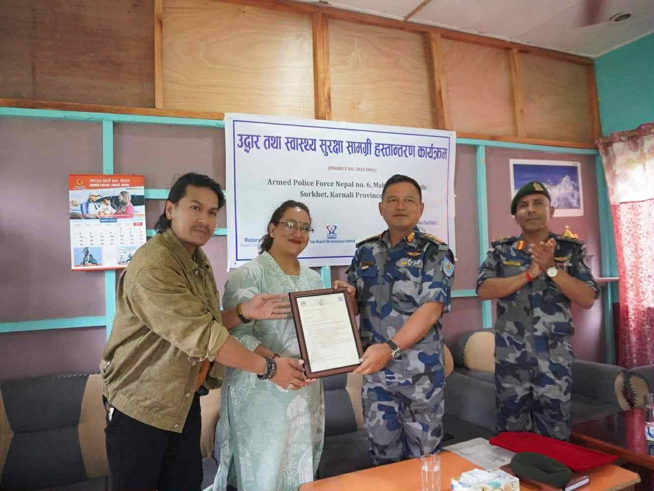 सन नेपाल लाइफद्धारा सशस्त्र प्रहरी बल, सुर्खेतलाई आपतकालीन उद्धार सामग्री हस्तान्तरण