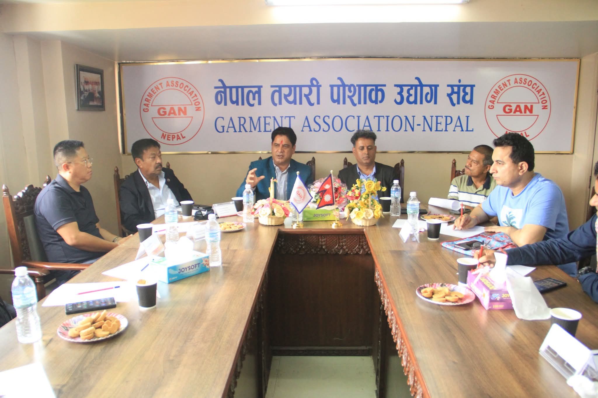 तयारी पोसाक उद्योग संघद्वारा उद्योगमन्त्री सँग छलफल, निर्यात बढाउन सुझाव