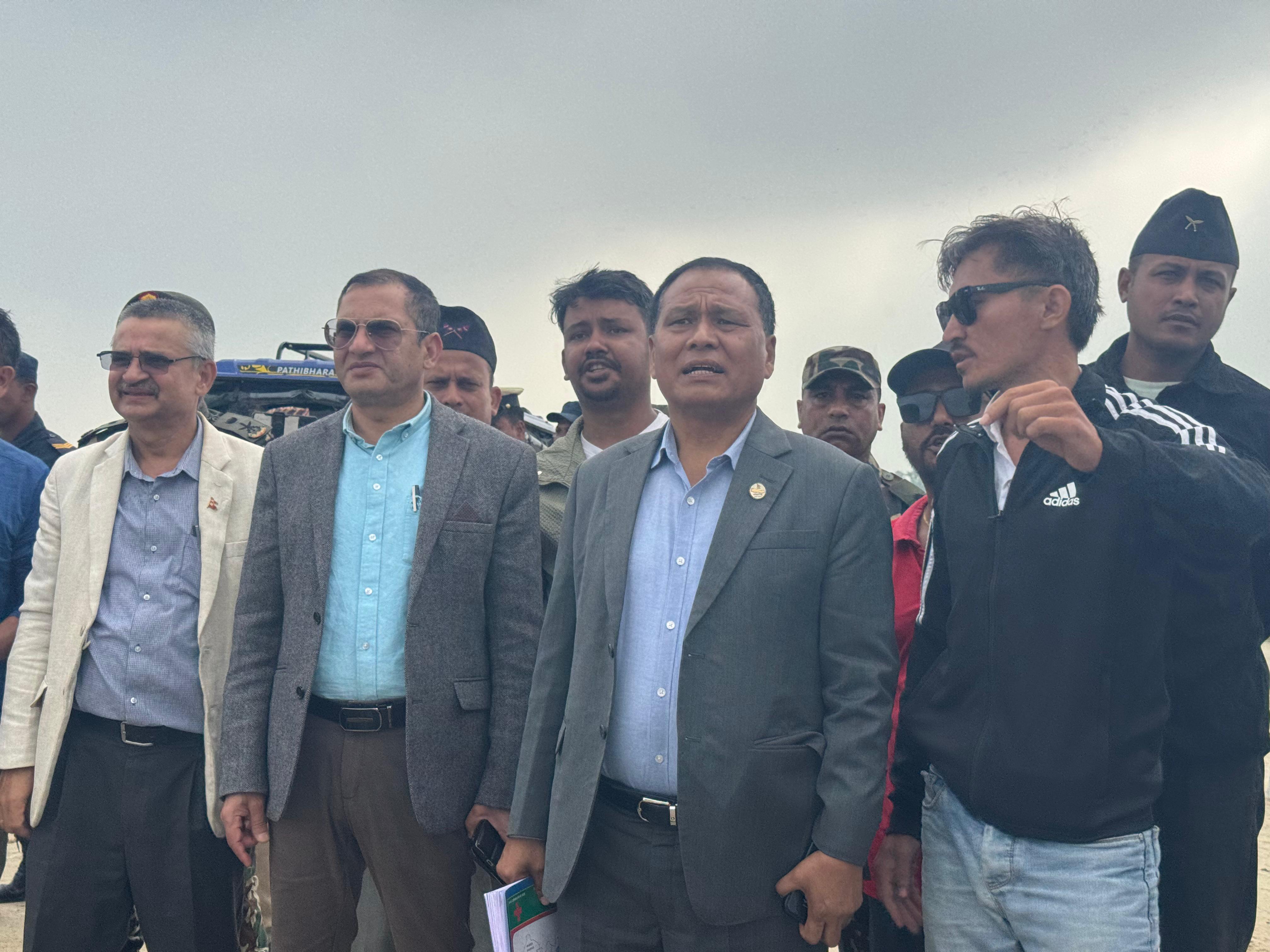 १४ वर्षदेखि अलपत्र कन्काई पुलको निरीक्षणमा मन्त्री घिसिङ, छिट्टै ठोस निर्णय हुने