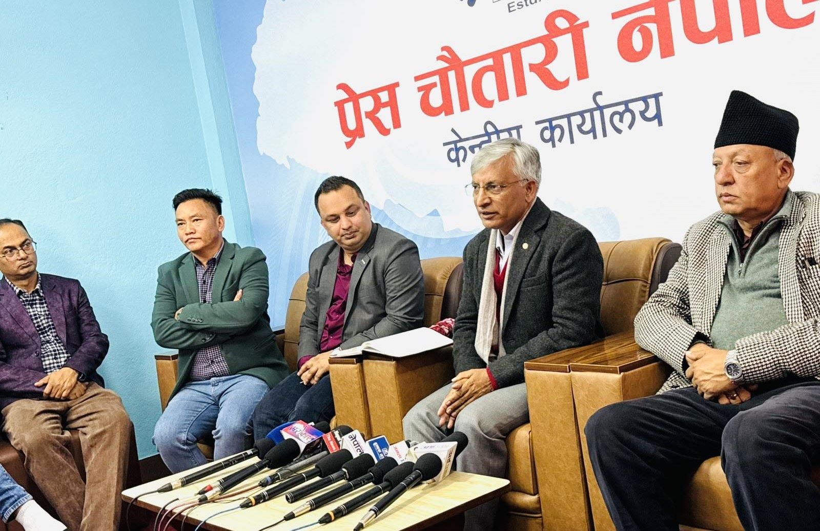 अध्यक्ष ओलीको विपक्षमा उभिनुपर्ने कारण छैन : उपमहासचिव रिमाल