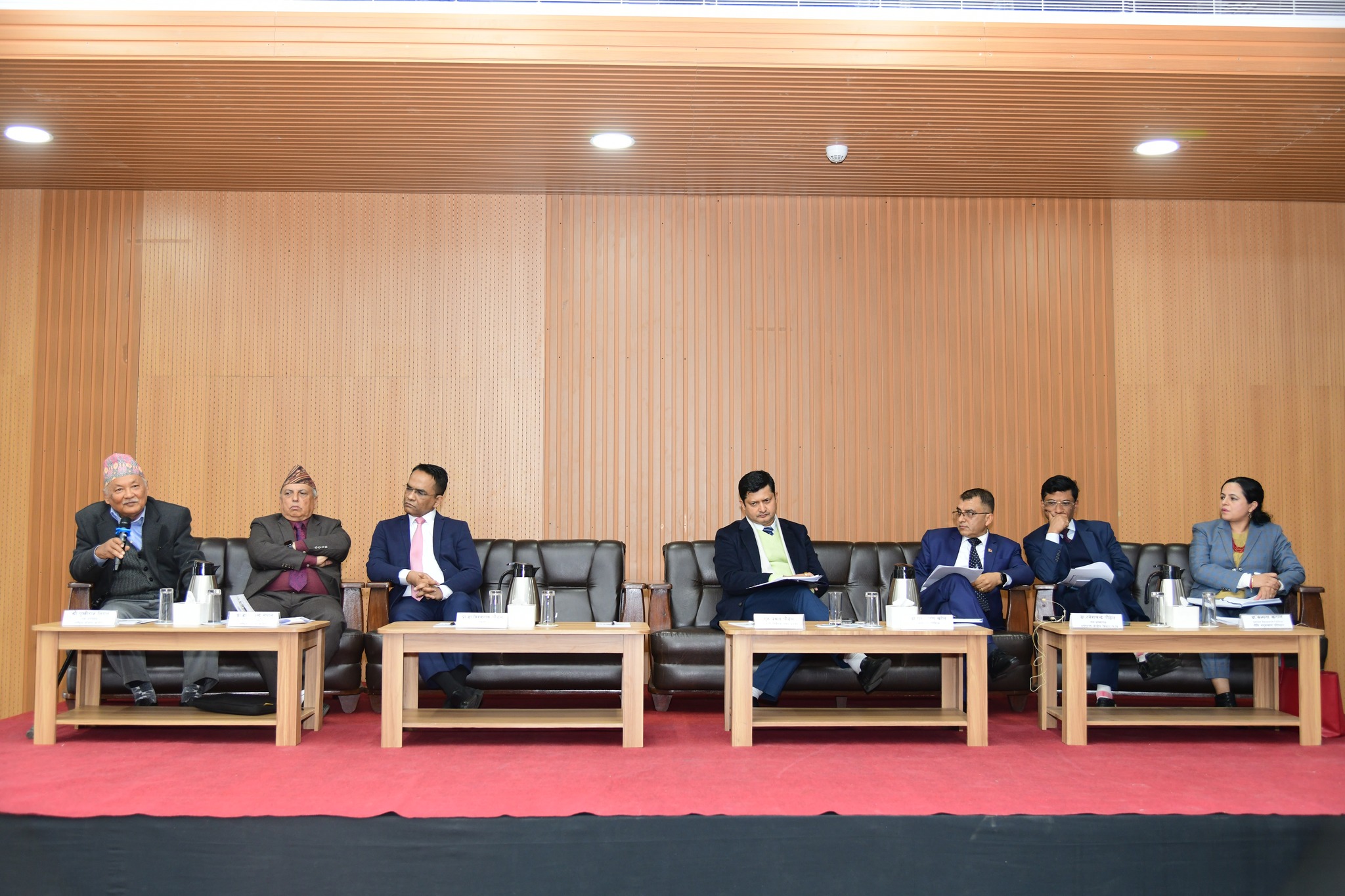 राष्ट्र बैंकद्वारा आर्थिक तथा वित्तीय अवस्थामाथि अन्तरक्रिया, उत्पादन र पूर्वाधारमा लगानी नबढेसम्म अर्थतन्त्र सुधार हुँदैन