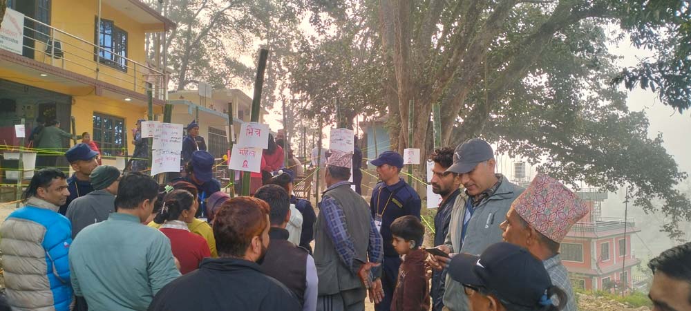 काभ्रेपलाञ्चोकमा चार सय केन्द्रमा मतदान सुरु